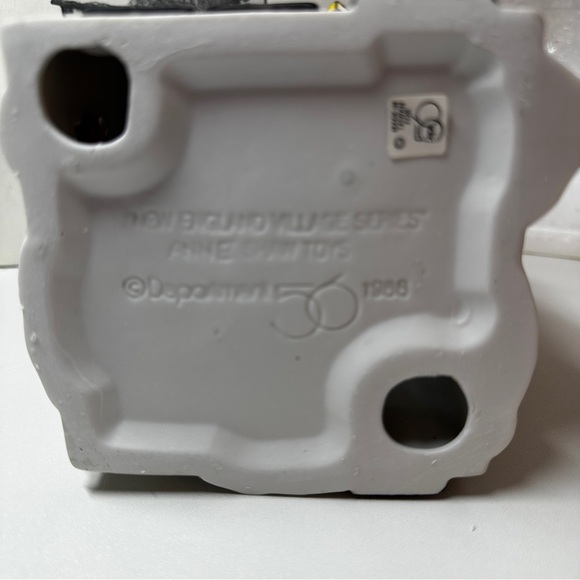 RETIRED: Dept 56 New England Village Series Ann Shaw Toys - Picture 6 of 10